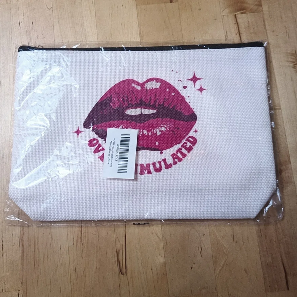 ✨ White and Pink Lip Print Clutch